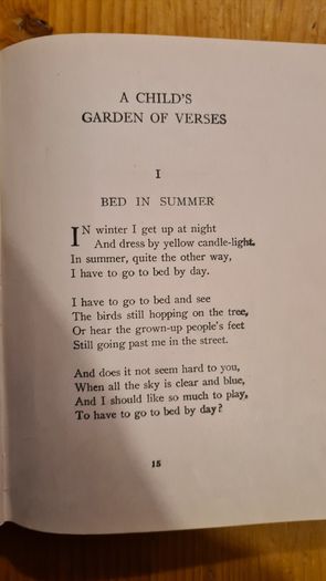 Children's Books. 1x Old Mother Hubbard. 2 X The Gingerbread Man. 3x The Childs Garden Of Verse. By Robert Louis Stevenson Illustrated.