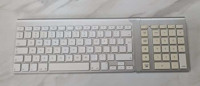 Apple Bluetooth Keyboard