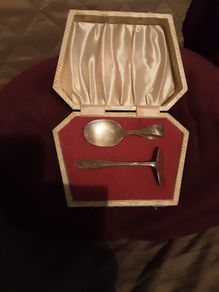 vintage/antique  baby feeder boxed