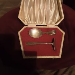 vintage/antique  baby feeder boxed
