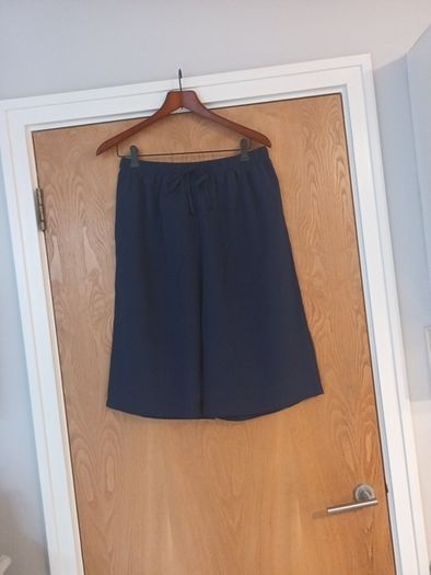 Navy Culottes.  S.16 New-No Tag.
