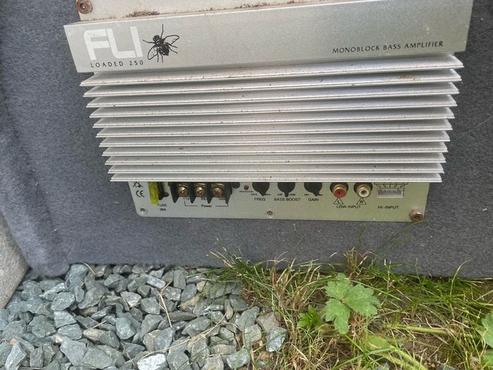 sub-woofer speaker