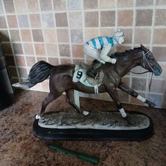 Racing horse