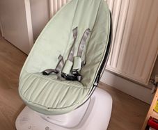 4moms mamaRoo Baby Swing Excellent Condition (Like New)