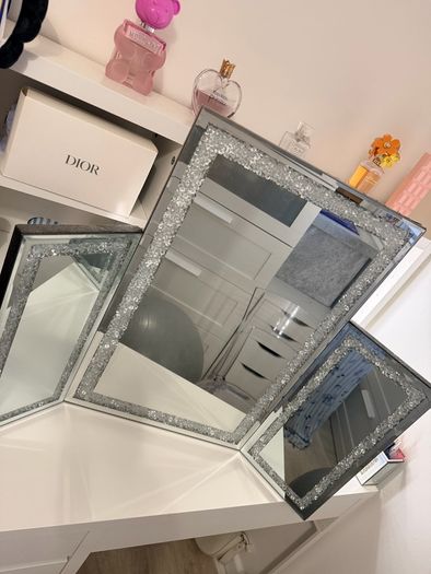 vanity mirror