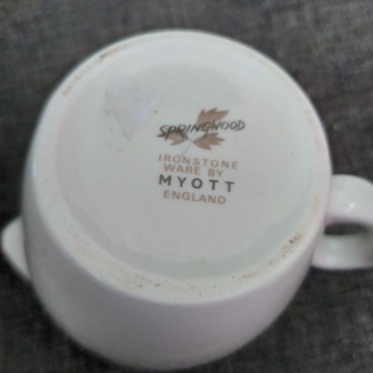 1974/76 Myott half pint jug,Springwood pattern