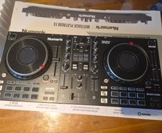 Numark Mixtrack Platinum FX