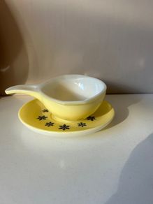 Vintage Yellow Snowflake Patern Pyrex Gravy Boat