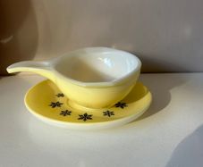 Vintage Yellow Snowflake Patern Pyrex Gravy Boat