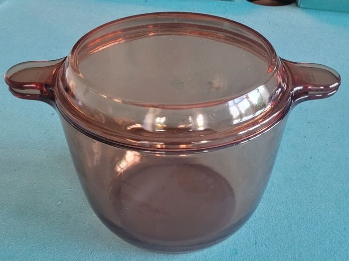 Larger Corning cooking pot