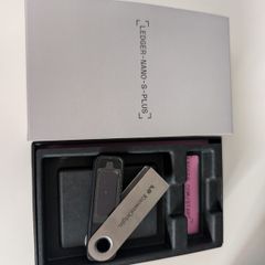 Ledger Nano S Plus Crypto Wallet
