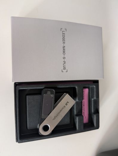 Ledger Nano S Plus Crypto Wallet