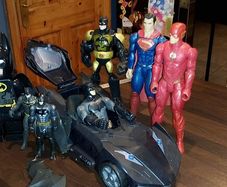 DC, batman action figures,car and clock