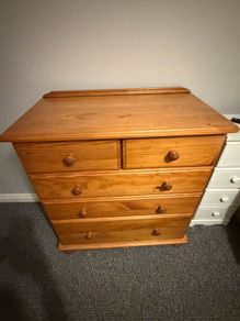 Chest of drawers