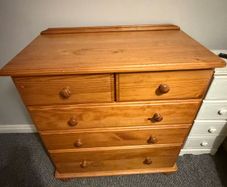 Chest of drawers