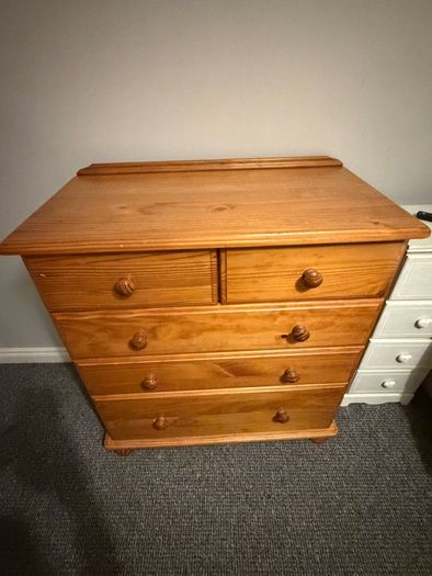 Chest of drawers