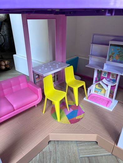 Barbie DreamHouse