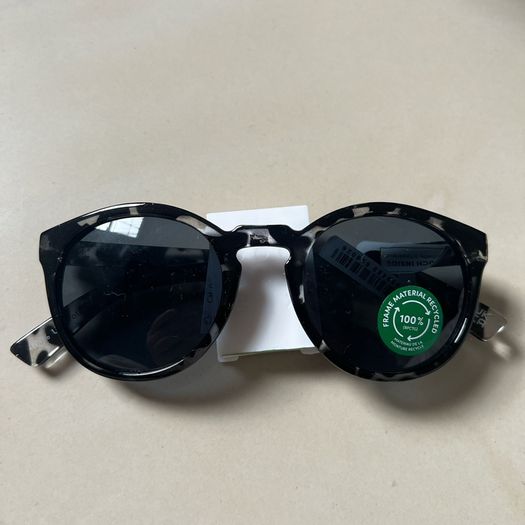 All brand new with tags 30 pairs of sunglasses glasses