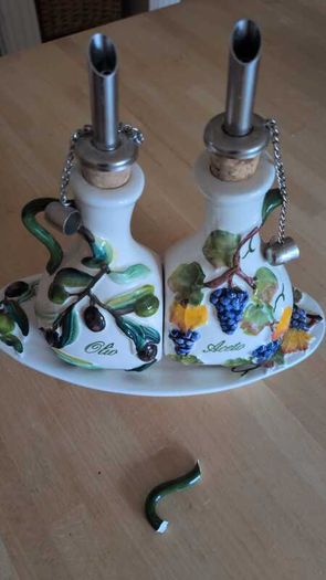 Olive Oil Balsamic Vinegar pots