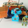 Teenage Mutant Ninja Turtles Mutant Mayhem Set Pizza Fire Van and Leonardo Action Figure Image 2