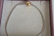 Pandora essence bracelet claps gold 14k (G585) size 19.5cm perfect condition fully hallmarked