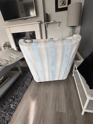 Striped accent chair - excellent condition
