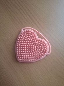 Silicone brush for skincare