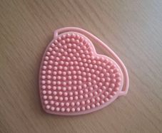 Silicone brush for skincare