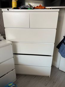 chest of drawers