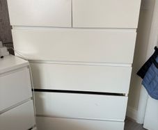 chest of drawers