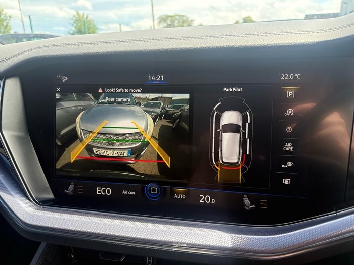 2019 Volkswagen Touareg R-Line Tech 3.0L TDI V6 Commercial