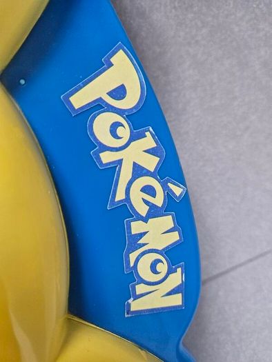 Vintage 1999 Pokemon Pikachu Nintendo Rose Art Plastic Carrying Case