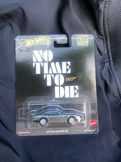 Hot Wheels Aston Martin V8 Vantage