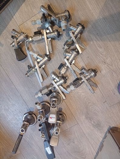 Beer taps, keg couplers, beer gas regulator, beer fobs