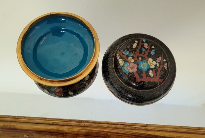 Vintage Chinese cloisonne lidded trinket dish