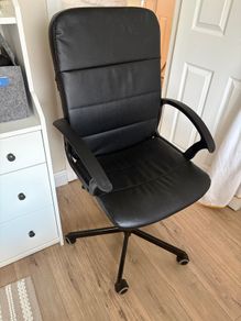 Desk chair