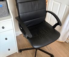 Desk chair