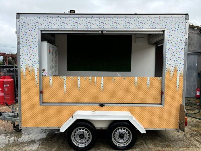 Catering Trailer 10x5ft Slush + IceCream Machines