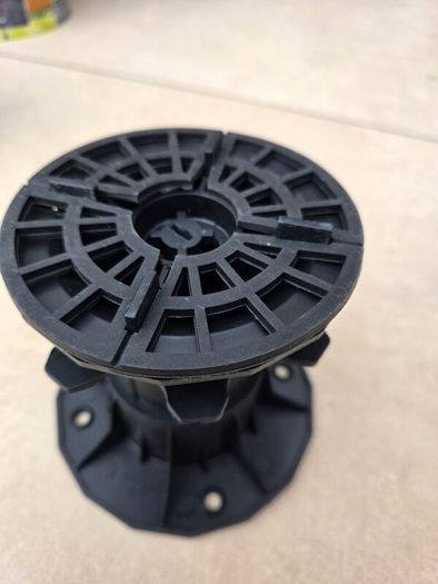 Adjustable Pedestal Supports for Vented Terraces, patio pavers, 150 - 230 mm