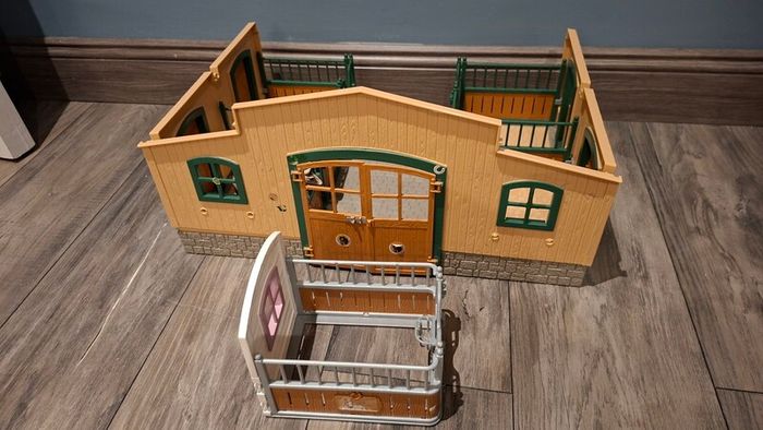 schleich stable