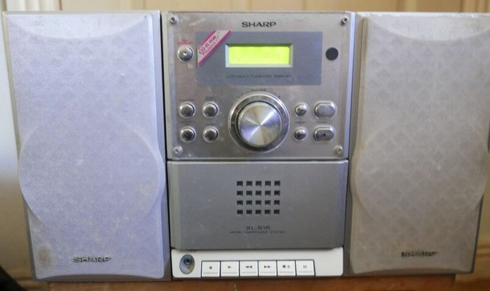 Sharpes Mini Stereo With Twin Speakers " Works Well "