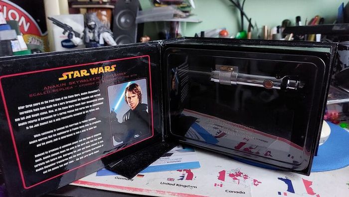 Anakin Skywalker Lightsaber 0.45 scaled SW-310 Master Replicas NIB
