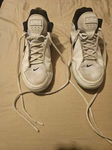 Basketball boots