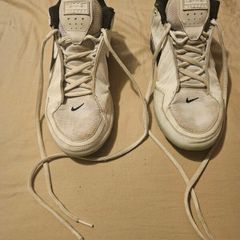 Basketball boots