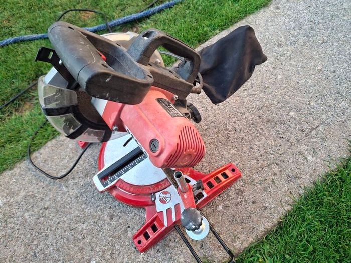 Mitre saw