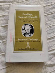 Leabhar Sheain i Chonaill le Seamus O Duilearga 1977 hardback with dustcover in good condition with some signs of wear on the dustcover see photos FREE STANDARD POSTAGE INCLUDED