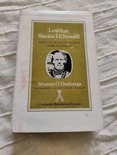 Leabhar Sheain i Chonaill le Seamus O Duilearga 1977 hardback with dustcover in good condition with some signs of wear on the dustcover see photos FREE STANDARD POSTAGE INCLUDED
