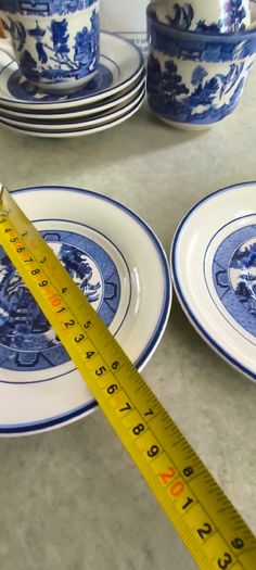 Arklow WILLOW IRELAND Blue and White inc Willow pattern 2 cup and saucers with milk jug set in saucer olso open suger bowl set in saucer 8 pices set 60.00 euro.