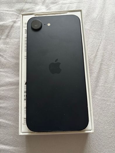 Iphone 16e 128 GB like new