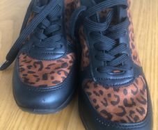 Trainers size5